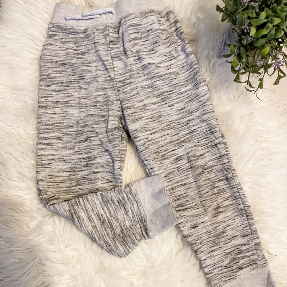 Boys 4T gray/white joggers